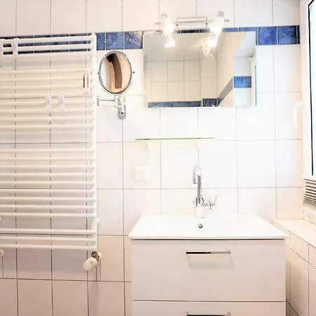 Azur We18149 מלון