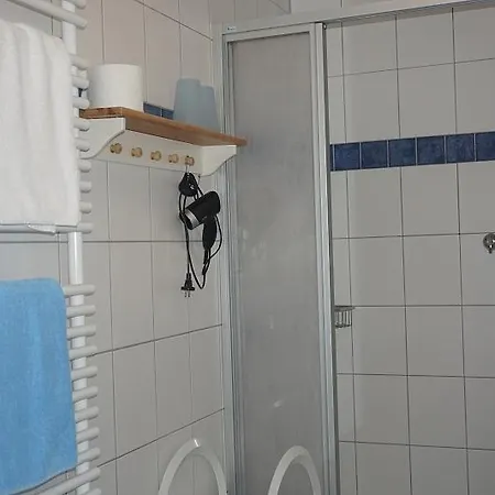 Azur We18149 מלון *