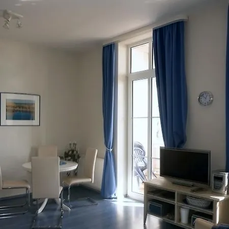 Azur We18149 מלון