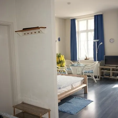 Azur We18149 מלון *